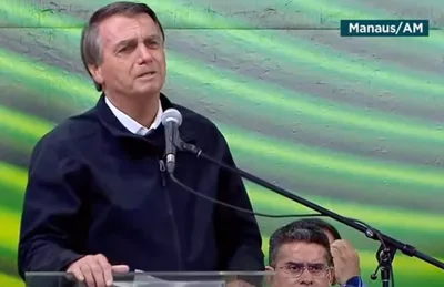 Bolsonaro defende família formada por homem e mulher em evento evangélico