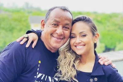 Bruna Karla ostenta em Orlando enquanto pai trabalha como Uber