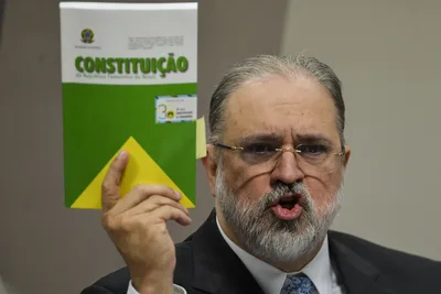 PGR pede para STF liberar cultos religiosos no Brasil