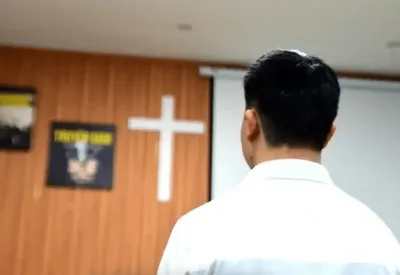 Filho espanca pai de 60 anos por ter se convertido a Jesus