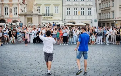 Jovens evangelizam milhares de pessoas em Praga