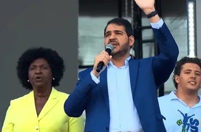 Ministro de Lula é vaiado ao citar petista na Marcha para Jesus