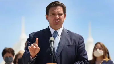Governo da Flórida assina lei que incentiva alunos a orar: ‘Não há sucesso sem Deus’