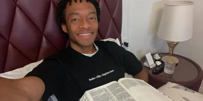 Jogador Juan Cuadrado diz que Bíblia transformou sua vida: \"Ensina o que é verdadeiro\"