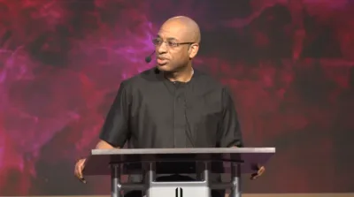 Pastor sobrevive após ser esfaqueado 7 vezes e ter os dois pulmões perfurados