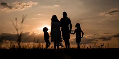 O perigo do pai/mãe “perfeitos”: Por que ser “suficientemente bom” é o que cura