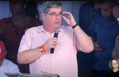 Após críticas, pastor que participou de ato pró-Lula renuncia ao cargo