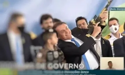 ONU ameaça punir Bolsonaro por foto com criança fardada