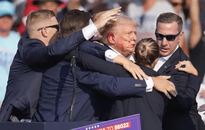Líderes cristãos americanos pedem paz o oram por Donald Trump após ataque