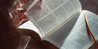 Por que devo ler/estudar a Bíblia?