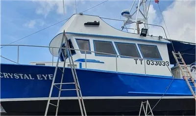 Náufragos que pularam no mar e foram salvos rendem suas vidas a Deus