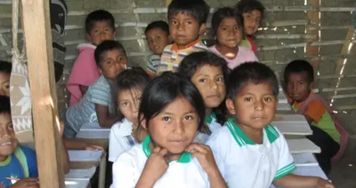 Escola cristã vira alvo de grupo armado e ingígenas na Colombia