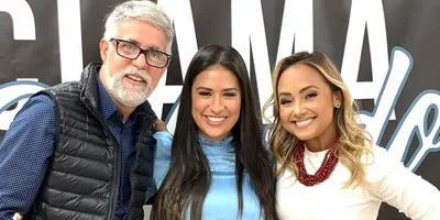 Simone posa ao lado de Claudio Duarte e Bruna Karla e internautas não sabem lidar com foto