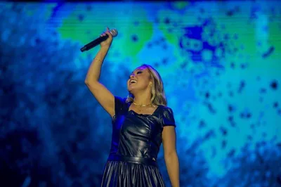 Bruna Karla celebra 20 anos de ministério em culto na Lagoinha Niterói