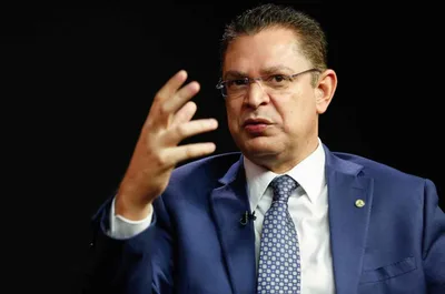 Líder do PL, pastor Sóstenes Cavalcante pressiona por votação do PL da Anistia