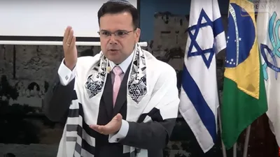 Rabino diz que marca da besta não é um objeto, mas um símbolo: “Muitos já estão marcados”