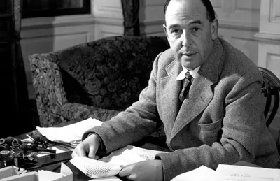 Em sermão de Natal, C.S. Lewis alertou que "não haveria mais certo e errado"