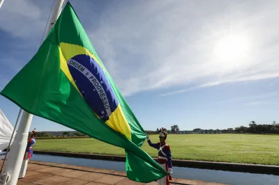 "Não importa quem governa uma nação, Deus é quem está no trono", diz pastor