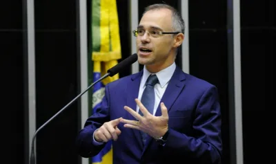 Evangélicos não negociam solução com Mendonça sobre indulto, diz líder