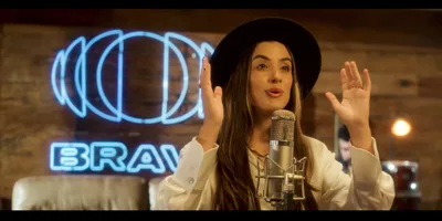 Isadora Pompeo lança versão de \"Counting My Blessings\" em português