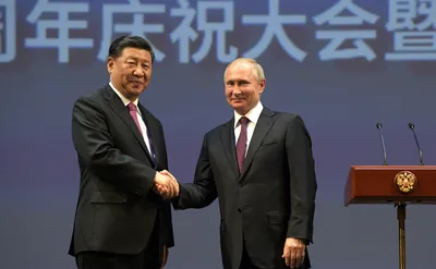 China diz que trabalhará com a Rússia para criar uma ordem global "mais justa"