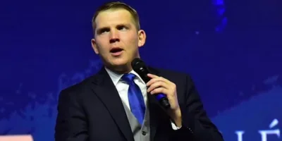 Pastor americano é indiciado por homofobia após pregação em congresso de jovens no DF