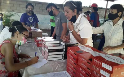 Instituição doa 30 mil Bíblias à Venezuela e recebe testemunho de preso: "Um presente"