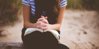 “O desafio não é orar na crise, mas continuar orando quando tudo vai bem”, diz pastor