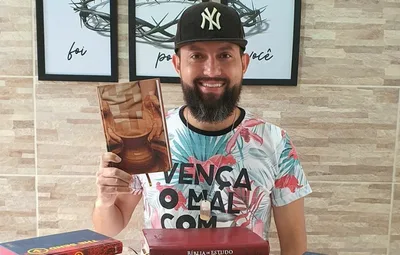 Projeto entrega Bíblias e livros como forma de evangelização