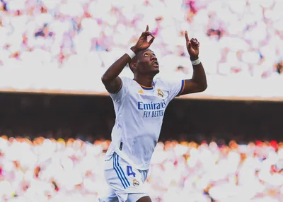 Alaba, do Real Madrid, diz que lê a Bíblia ao se preparar para os jogos
