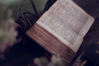 Quem escreveu o livro de Deuteronômio? Quem foi o autor de Deuteronômio?