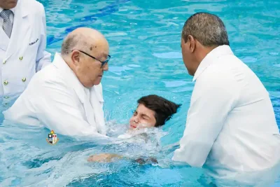 Assembleia de Deus em São Paulo realiza batismo de 1,7 mil novos membros