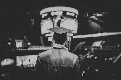 Estudante de Teologia perde pontos por descrever Deus usando pronomes masculinos