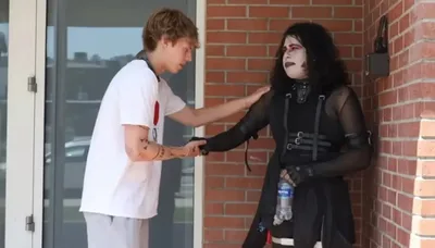 Jovem usa seu testemunho para evangelizar satanista