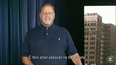 Pastor ensina sobre a importância de ajudar o próximo
