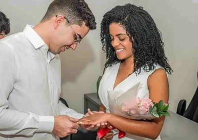 Cantora gospel Kemilly Santos e Pablo Gabriel se casam no civil