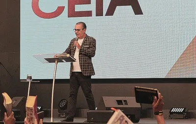 ‘Mijam fora do vaso’: Silas Malafaia dá bronca por sujeira em WC