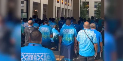 Atletas de Fiji louvam na Vila Olímpica: ‘Não é apenas música, é oração a Deus’