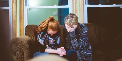 Crimes de ódio contra cristãos aumentam 44% na Europa, mostra relatório