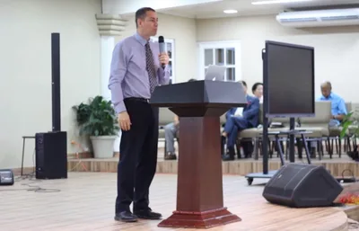 Ex-traficante tem a vida restaurada após se entregar a Cristo na prisão