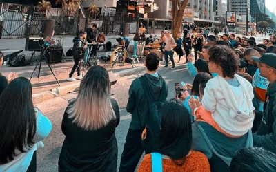 ‘Paz somente em Deus’, prega Yudi em culto na Avenida Paulista