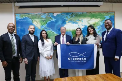 Feliz, Adore e Musical: Rádios evangélicas vão a Brasília e fecham parceria com o governo Lula