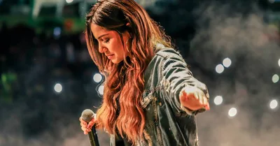 Teólogo “desmonta” Hosana de Gabriela Rocha