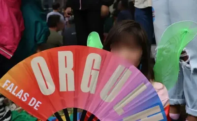 Parada Gay tem bloco com "crianças trans"