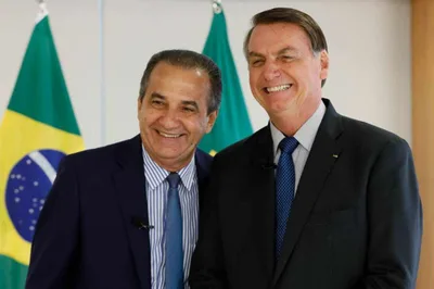 Entre a cruz e o Planalto