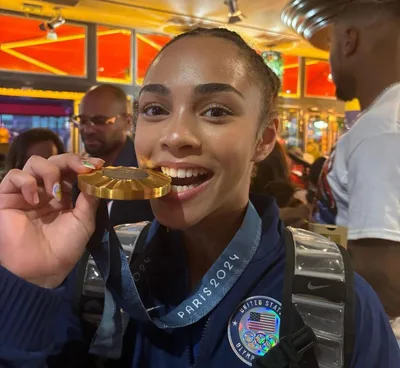 Medalha de ouro: mais jovem atleta cita Isaías 40 após conquista