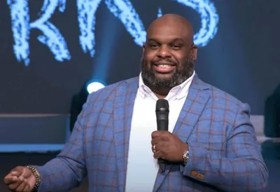 John Gray tem embolia pulmonar com risco de morte