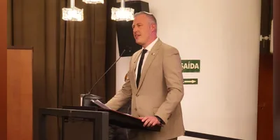 Vereadora homenageia major Rafael Rozenszajn em solenidade na Câmara Municipal de SP