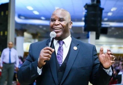Fred Berry, líder da Missão da Rua Azusa, morre após infecção por covid