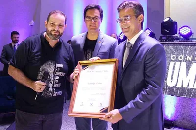 Com Galdino, Alex de Madureira homenageia governador de São Paulo na ADSA Brasil